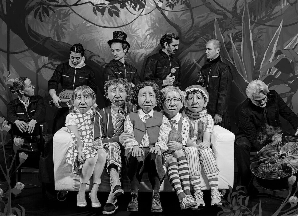 Familie Flöz: Hokuspokus
Fotó: Johannes Kressin Familie Flöz: Hokuspokus
Fotó: Johannes Kressin