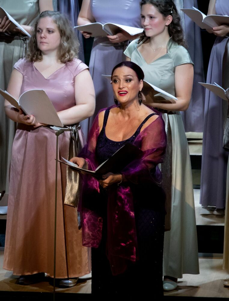 Gergely Bogányi and the Angelica Girls' Choir at House of Music Hungary Kállai-Tóth Anett / Müpa