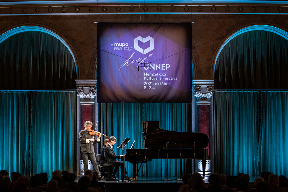 Barnabás Kelemen and Mihály Berecz in Concert at Pesti Vigadó Pályi Zsófia / Müpa