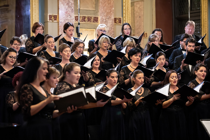 Dante 700 – Concert by the Hungarian National Choir at Párisi Nagy Áruház