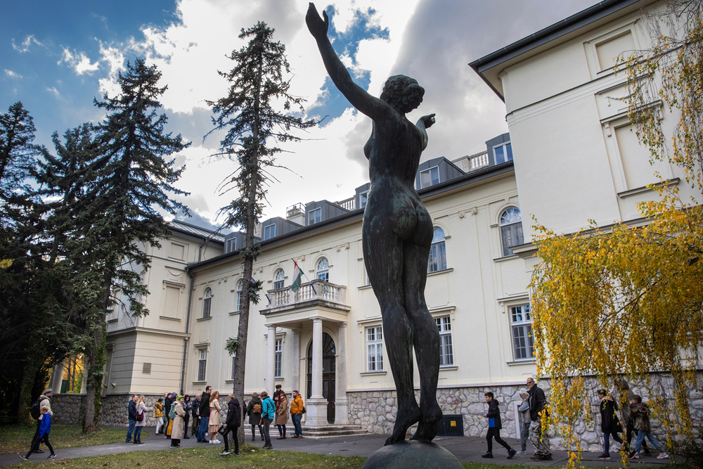 Nice and Slow – Liszt edition – Walking tour at Svábhegy Observatory Pályi Zsófia / Müpa