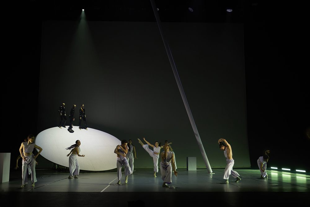 Badora Dance Company: Falling Out of Time – premiere at Müpa Budapest Valuska Gábor / Müpa