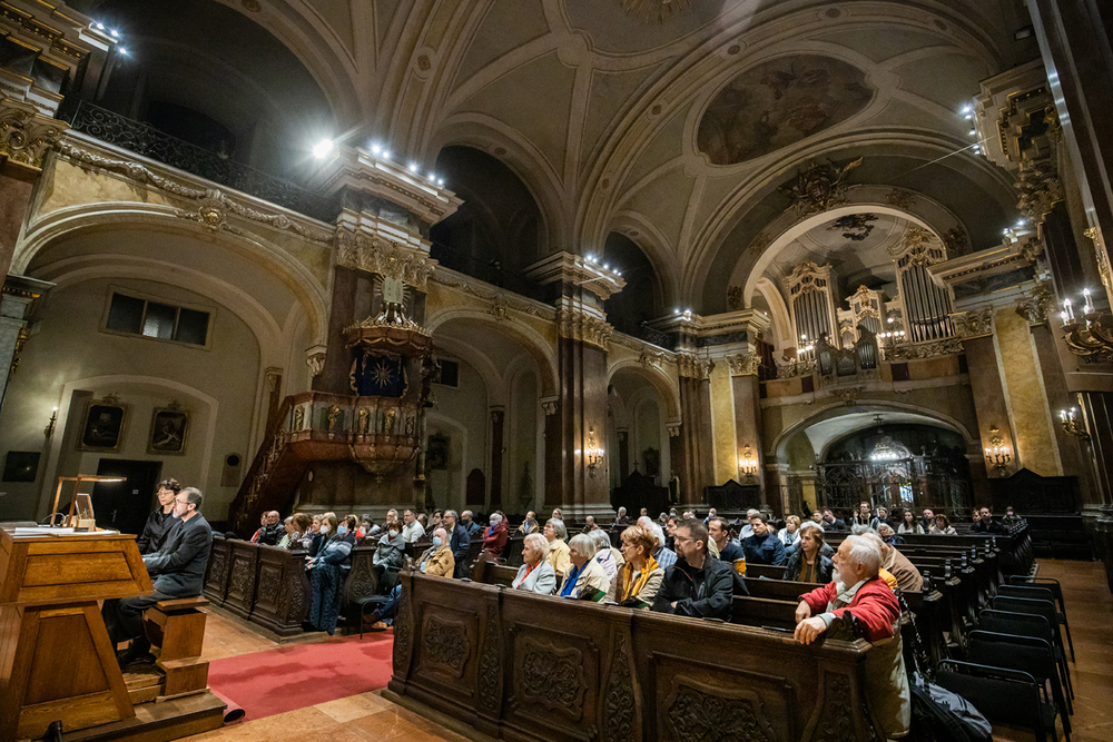 Mónika Kecskés and László Deák’s Organ Recital at Inner City Franciscan Church Pályi Zsófia / Müpa